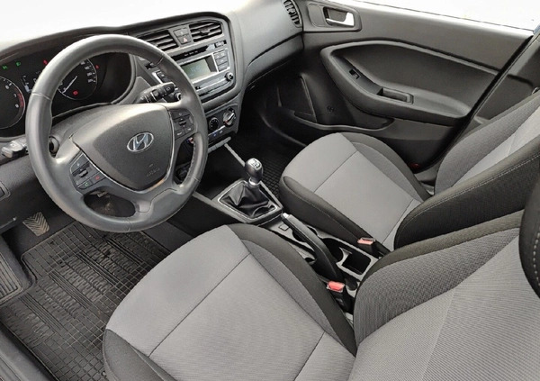 Hyundai i20 cena 43800 przebieg: 79467, rok produkcji 2017 z Lesko małe 379